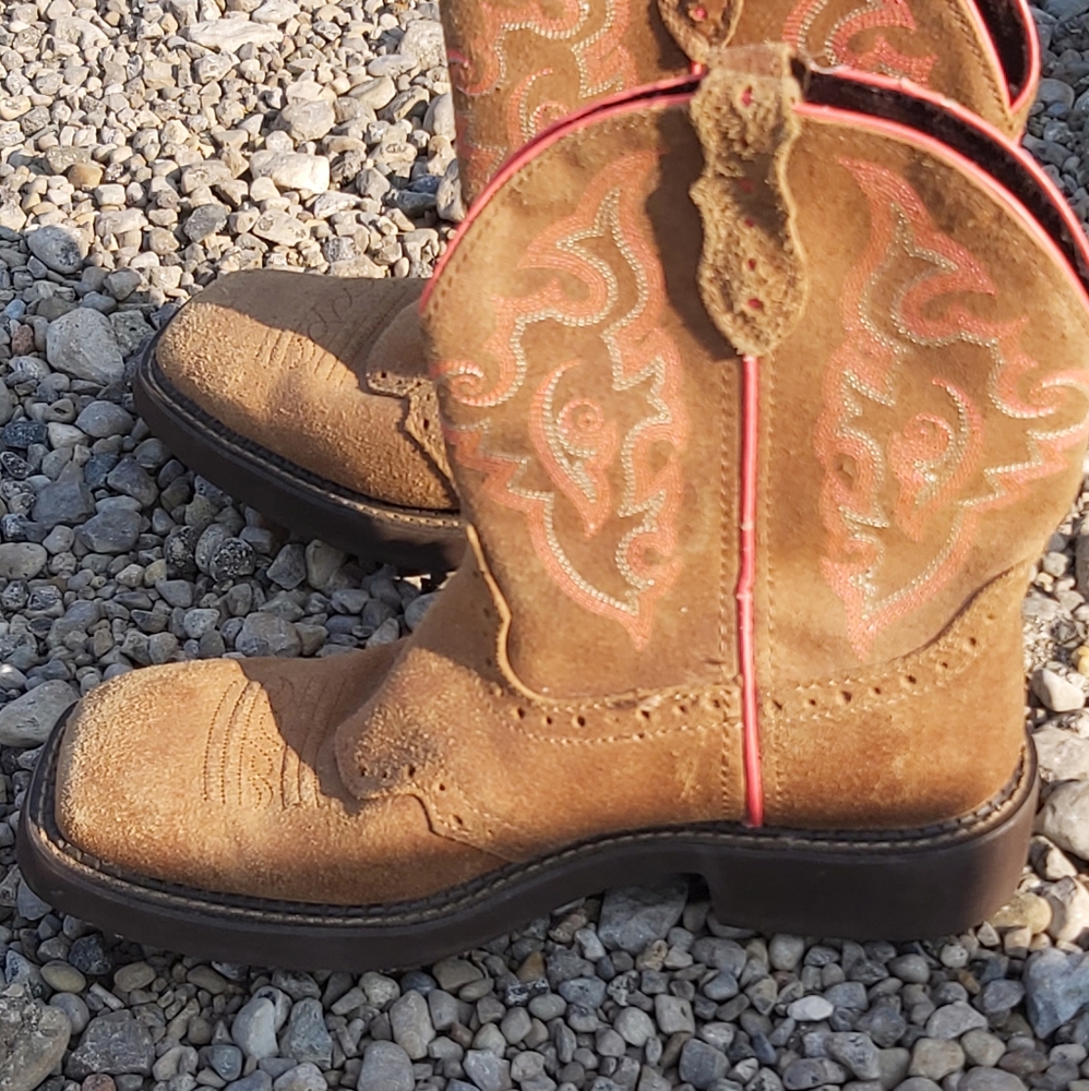Justin Gypsy boots size 7 and half